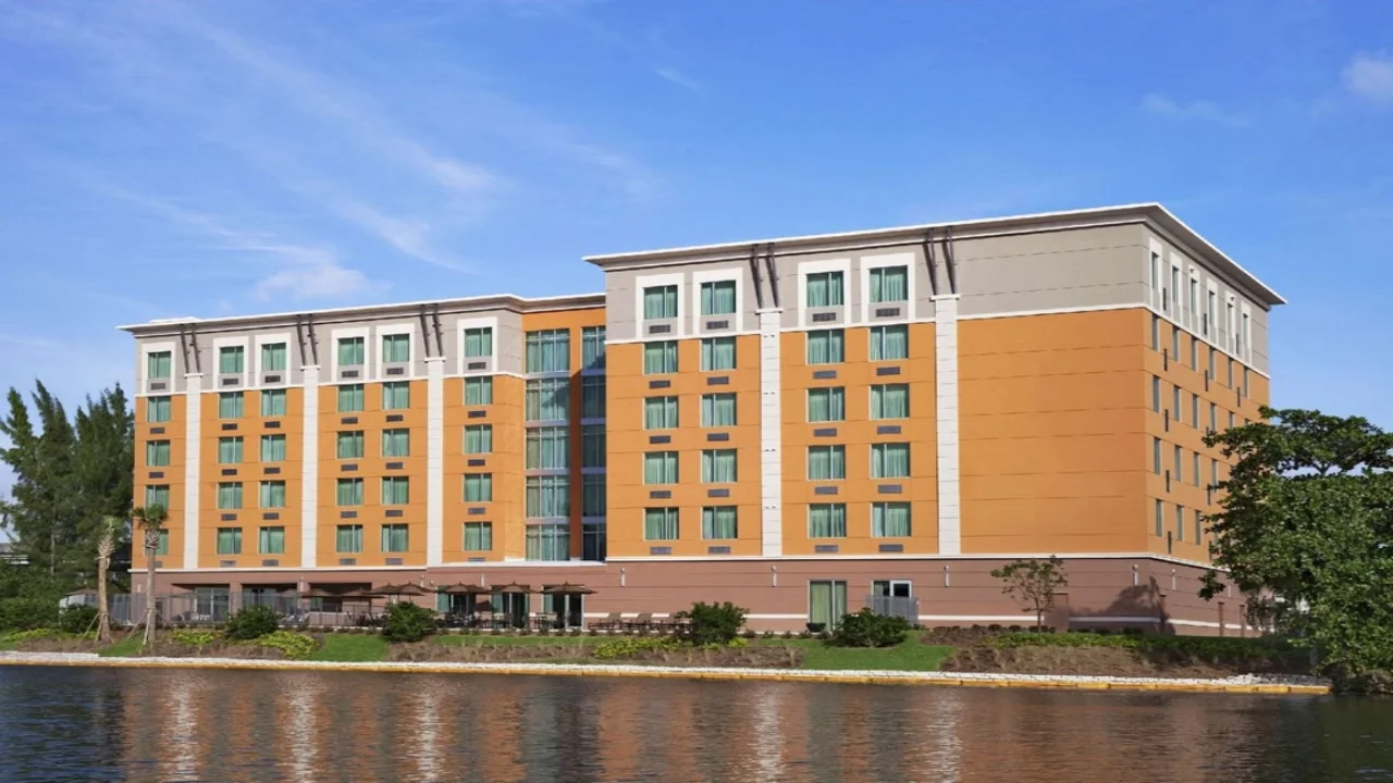 Cambria Hotel & Suites Miami Airport : Reviews, Photos, Shuttle & Booking Info